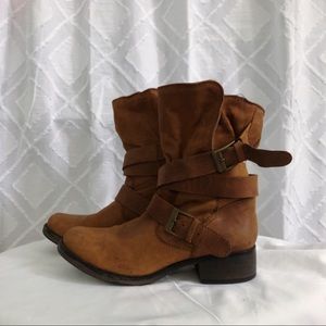 Slouch buckle strap leather Steve Madden boots!
